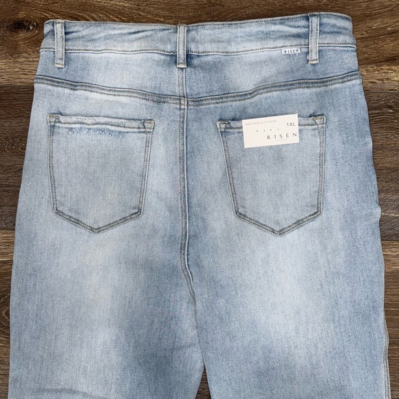 NWT💙RISEN MORNING SUN HIGH RISE SPLIT HEM LIGHT WASH FLARE JEANS Size 1X - Picture 9 of 15